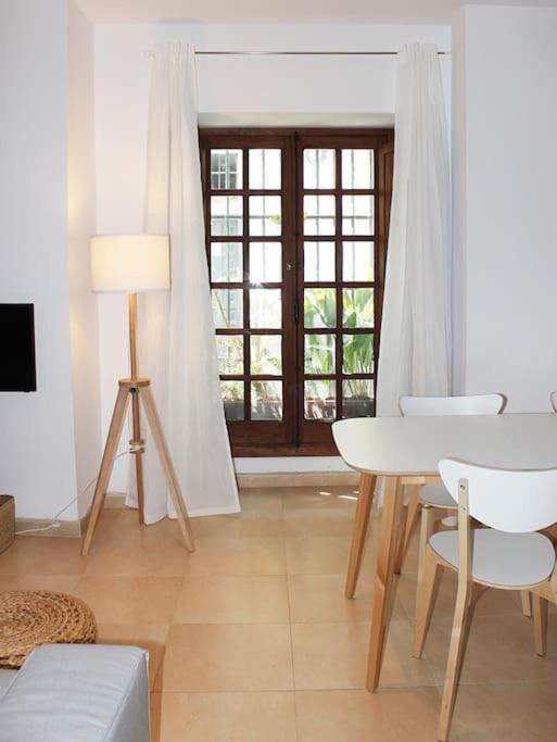 Fancy Apartment In A Historic House, Chiclana City Center By C. Dreams Chiclana de la Frontera Exterior photo